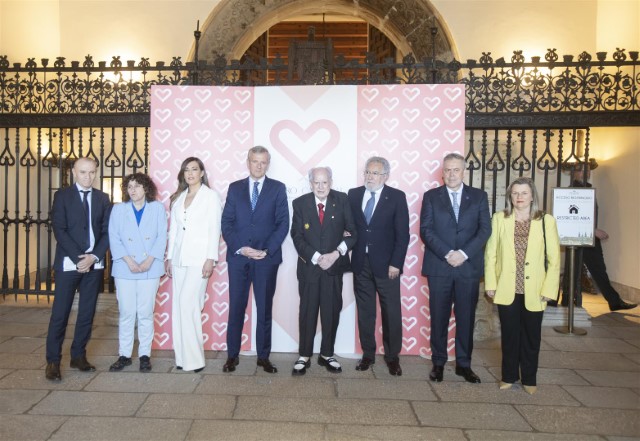 Santalices enfatiza a “excelencia do noso sistema sanitario público"